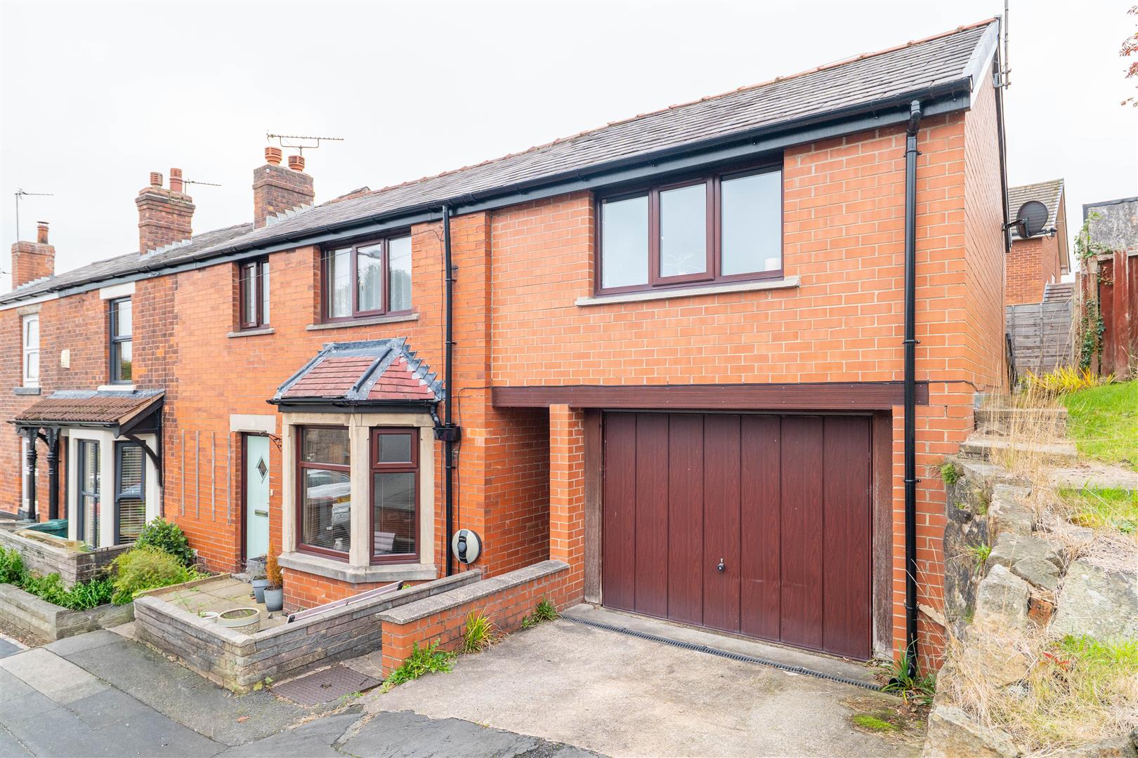3 bed property in Shaw Brow, Chorley
